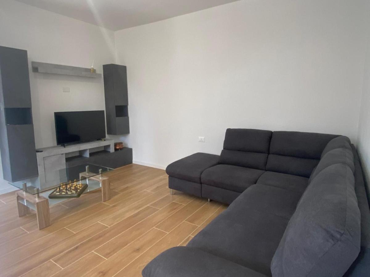Villa The Swan - Composed By 2 Apartments Mandello del Lario Eksteriør bilde