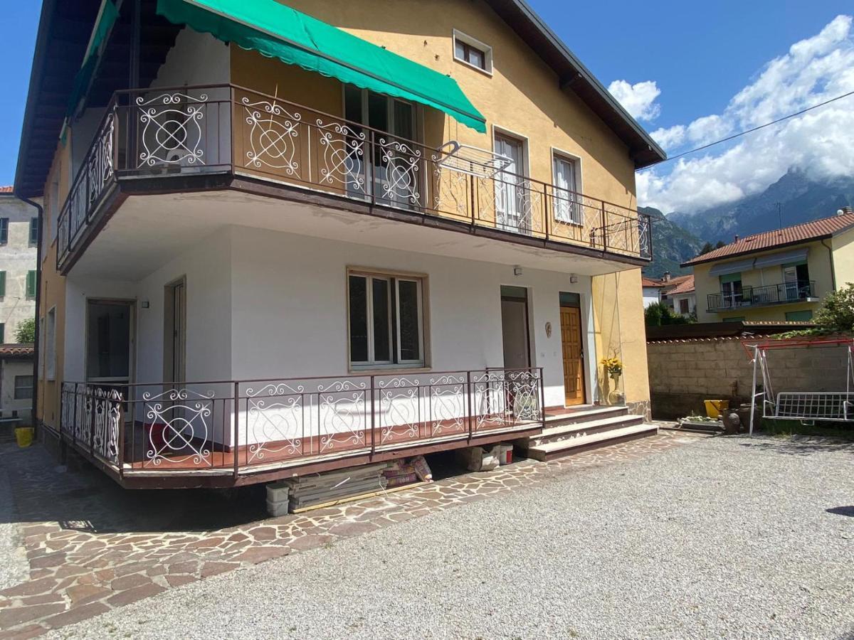 Villa The Swan - Composed By 2 Apartments Mandello del Lario Eksteriør bilde