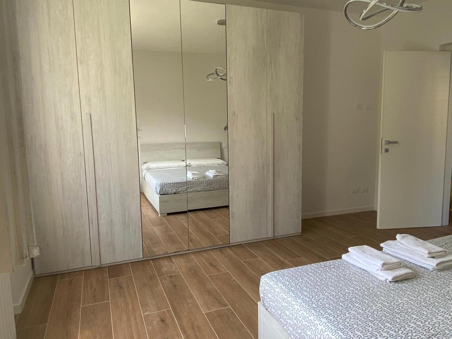 Villa The Swan - Composed By 2 Apartments Mandello del Lario Eksteriør bilde