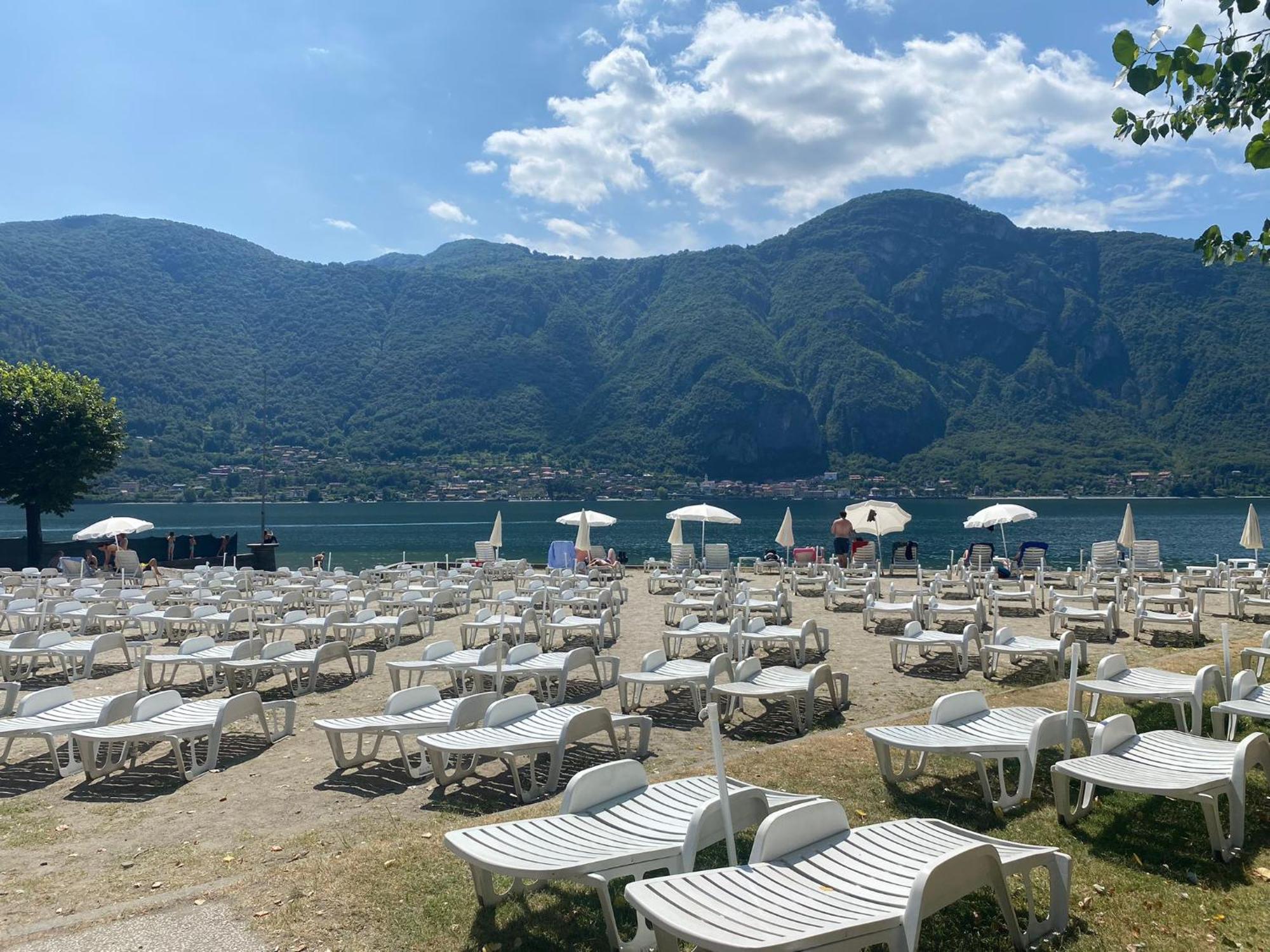 Villa The Swan - Composed By 2 Apartments Mandello del Lario Eksteriør bilde